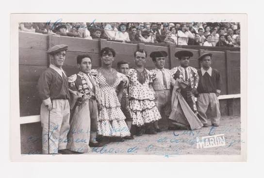 Los enanos toreros tomaban ensaladilla rusa